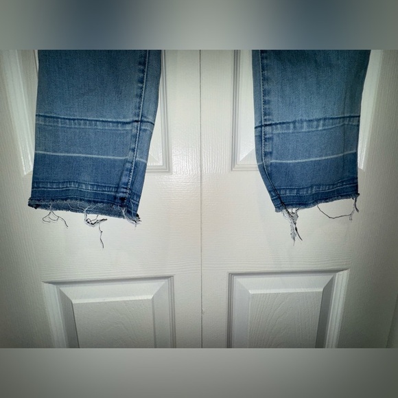 INC International Concepts Women's stretchy Light Blue Jeans. Size 6. VGUC. - Picture 3 of 11